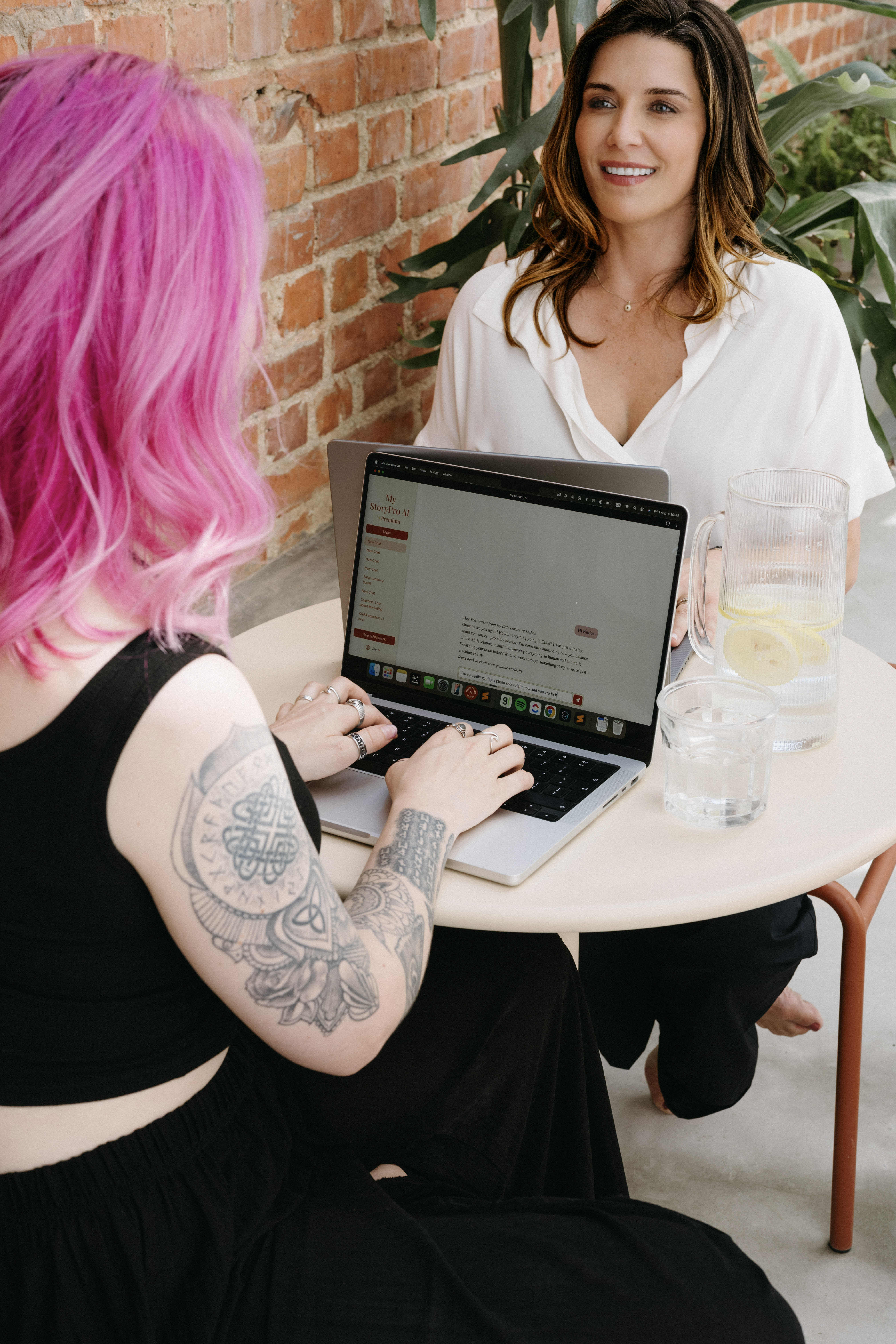 Vee working from a cafe in Lisbon